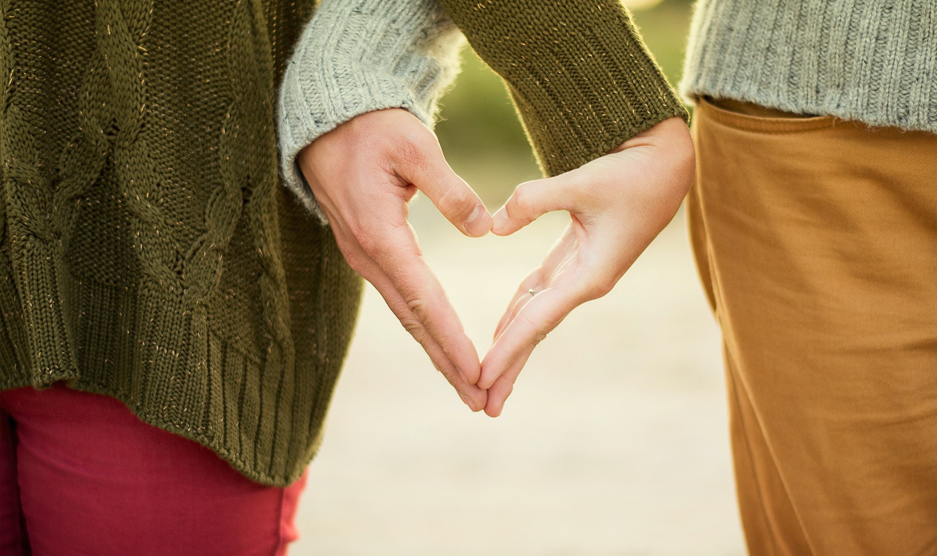 schémas relationnels relations toxiques intuition en amour red flags relationnels dépendance affective partenaire indisponible manipulateur relationnel confiance en soi développement personnel relations saines