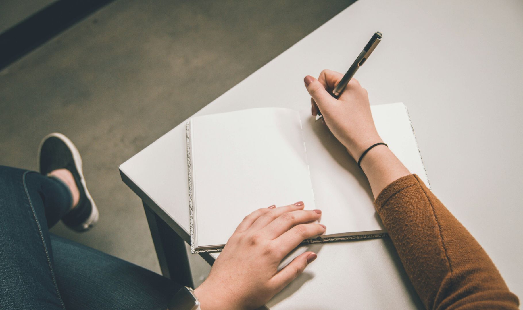 organisation intuitive, apprendre à dire non, gestion des priorités, gestion du temps, écouter son intuition, prendre une décision, surcharge mentale, respecter son énergie, Activons vos dons, développement de l’intuition